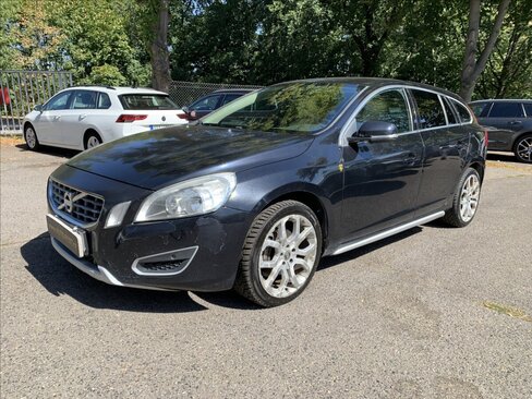 Volvo V60 Kombi 2,4 l 151 kw
