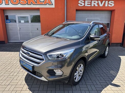 Ford Kuga SUV / Terénní 1,5 l 110 kw