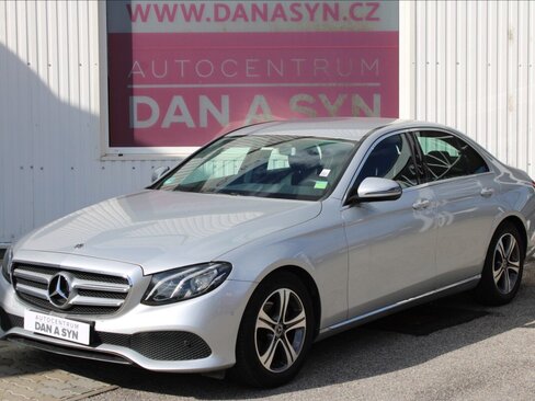 Mercedes-Benz Třídy E Sedan / Limuzína 2,0 l 135 kw