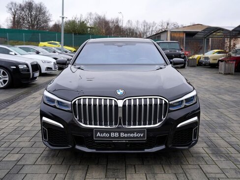 BMW Řada 7 Sedan / Limuzína 3,0 l 250 kw