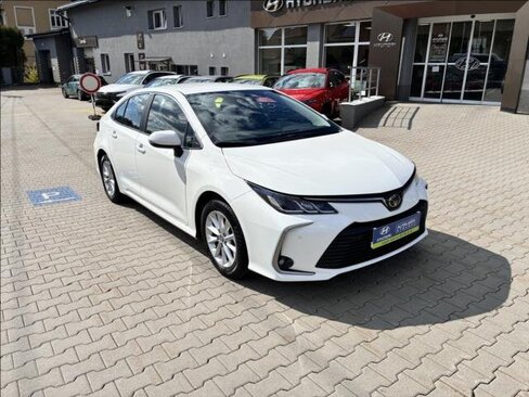 Toyota Corolla Sedan / Limuzína 1,5 l 92 kw