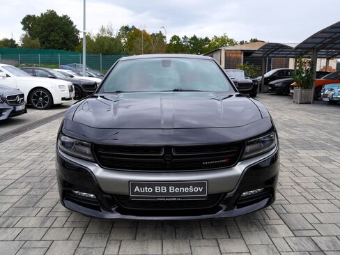Dodge Charger Sedan / Limuzína 5,7 l 276 kw