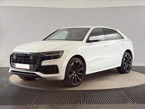 Audi Q8 SUV / Terénní 3,0 l 210 kw