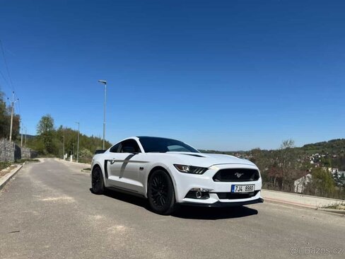 Ford Mustang Kupé 0,0 324 kw