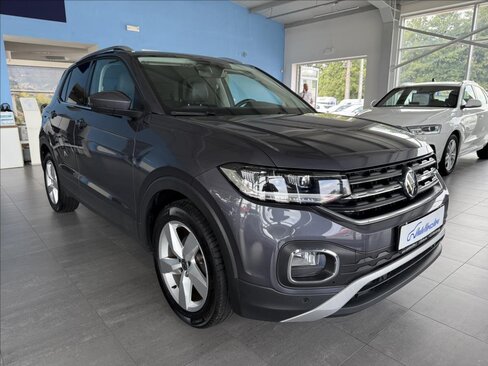 Volkswagen T-Cross SUV / Terénní 1,5 l 110 kw