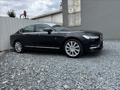 Volvo S90 Sedan / Limuzína 2,0 l 173 kw