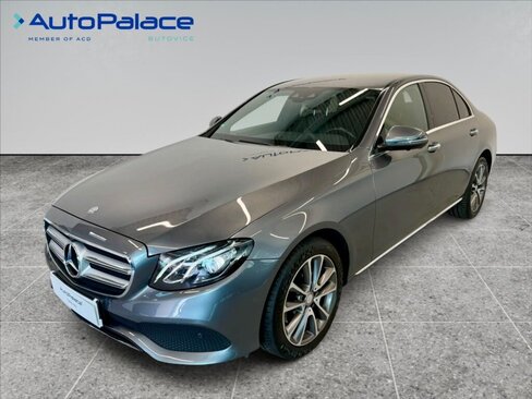 Mercedes-Benz Třídy E Sedan / Limuzína 2,0 l 143 kw