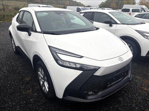 Toyota C-HR SUV / Terénní 1,8 l 103 kw