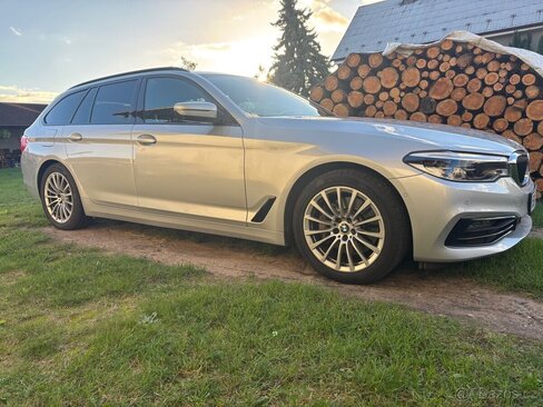 BMW Řada 5 Kombi 3,0 l 195 kw