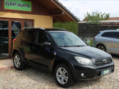Toyota RAV4 SUV / Terénní 2,2 l 130 kw