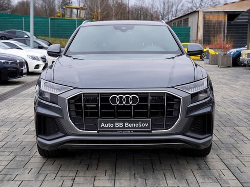 Audi Q8 SUV / Terénní 3,0 l 210 kw