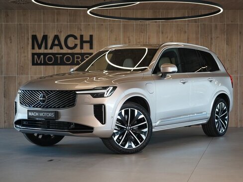 Volvo XC90 SUV / Terénní 2,0 l 335 kw