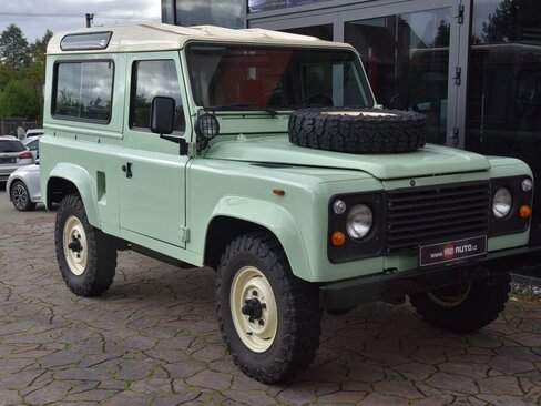 Land Rover Defender SUV / Terénní 2,5 l 50 kw