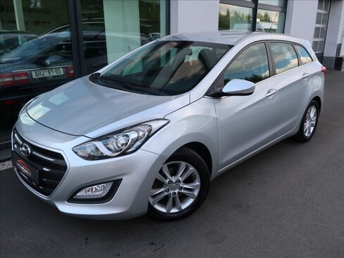 Hyundai i30 Kombi 1,6 l 99 kw
