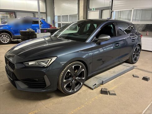 Cupra Leon Hatchback 2,0 l 221 kw