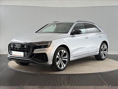Audi Q8 SUV / Terénní 3,0 l 210 kw