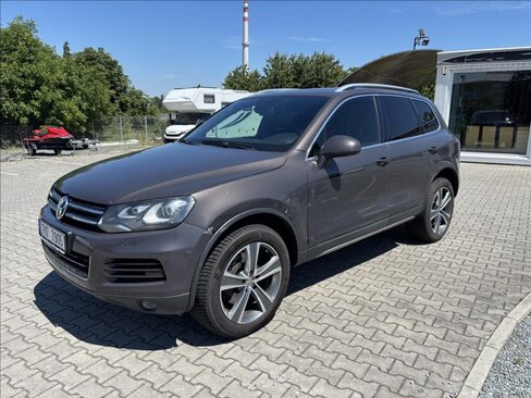Volkswagen Touareg SUV / Terénní 4,1 l 250 kw