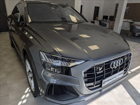 Audi Q8 SUV / Terénní 3,0 l 250 kw