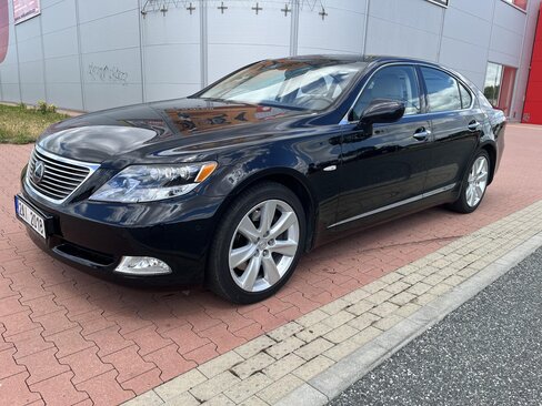 Lexus LS 600h Sedan / Limuzína 5,0 l 290 kw