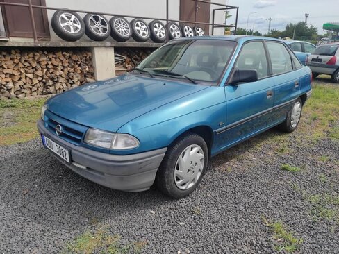 Opel Astra Sedan / Limuzína 1,4 l 44 kw