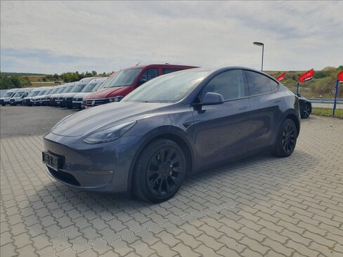 Tesla Model Y SUV / Terénní 3,0 l 378 kw