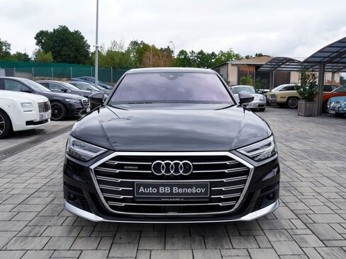 Audi A8 Sedan / Limuzína 4,0 l 338 kw
