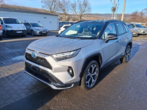 Toyota RAV4 SUV / Terénní 2,5 l 225 kw