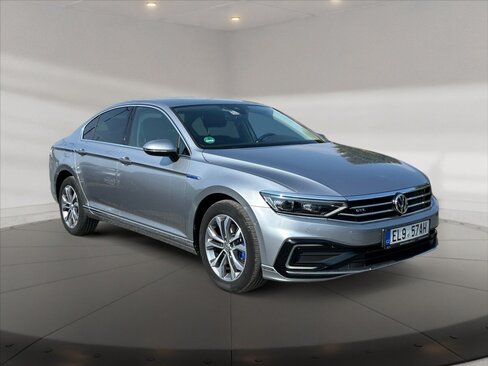 Volkswagen Passat Sedan / Limuzína 1,4 l 115 kw
