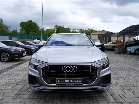 Audi Q8 SUV / Terénní 3,0 l 250 kw