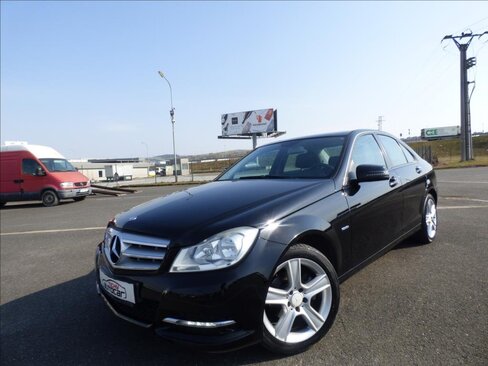 Mercedes-Benz Třídy C Sedan / Limuzína 2,1 l 88 kw