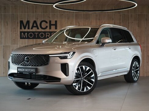 Volvo XC90 SUV / Terénní 2,0 l 335 kw