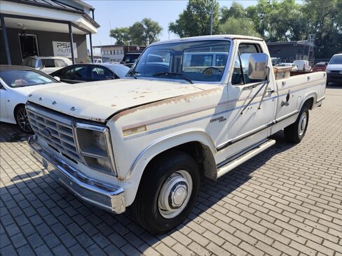 Ford Ostatní Pick-up 6,6 l 121 kw