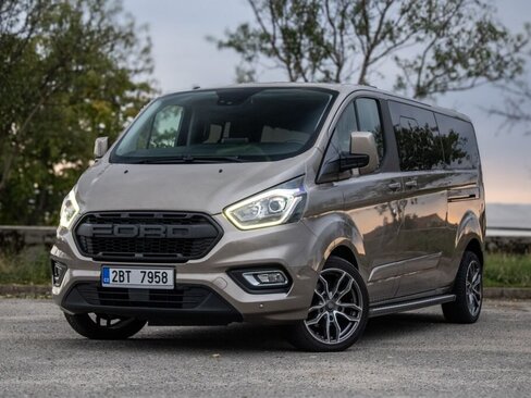 Ford Tourneo Custom VAN / Minibus 2,0 l 96 kw