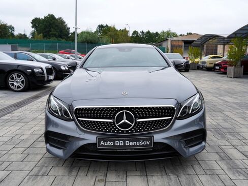 Mercedes-Benz Třídy E Kupé 3,0 l 270 kw
