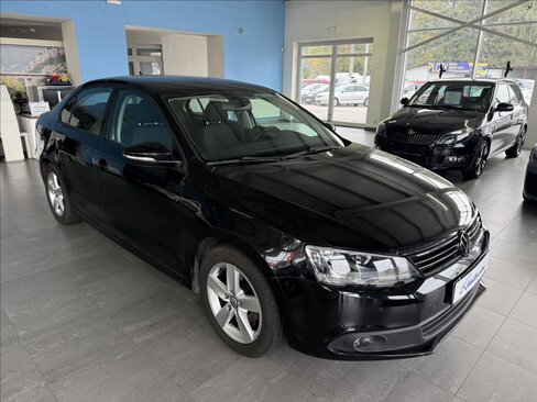 Volkswagen Jetta Sedan / Limuzína 1,2 l 77 kw