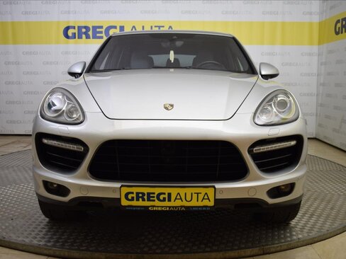 Porsche Cayenne SUV / Terénní 4,8 l 405 kw