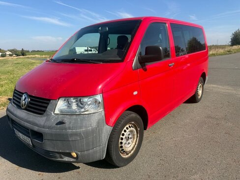 Volkswagen Transporter Skříň 2,5 l 128 kw