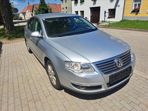 Volkswagen Passat Sedan / Limuzína 1,9 l 77 kw