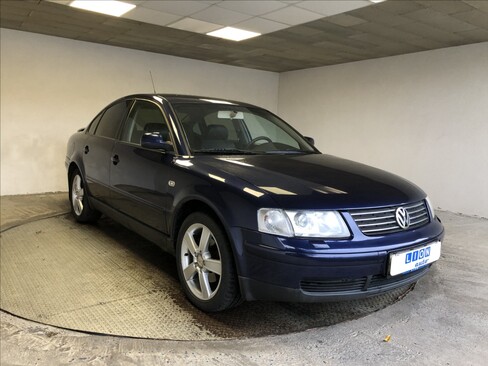 Volkswagen Passat Sedan / Limuzína 1,8 l 110 kw