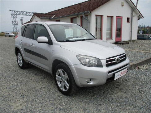 Toyota RAV4 SUV / Terénní 2,2 l 130 kw