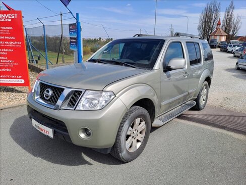 Nissan Pathfinder Kombi 3,0 l 170 kw