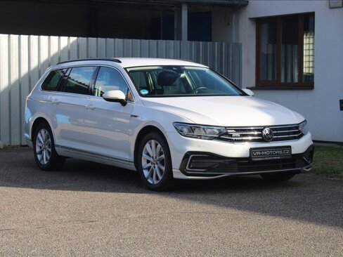 Volkswagen Passat Kombi 1,4 l 160 kw