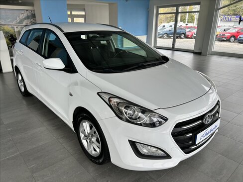 Hyundai i30 Kombi 1,6 l 99 kw
