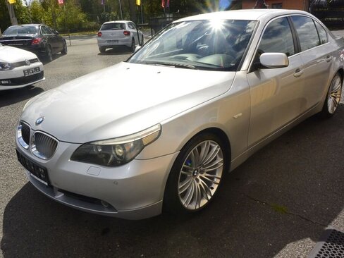 BMW Řada 5 Sedan / Limuzína 2,5 l 120 kw