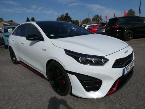 KIA ProCeed Kombi 1,6 l 150 kw