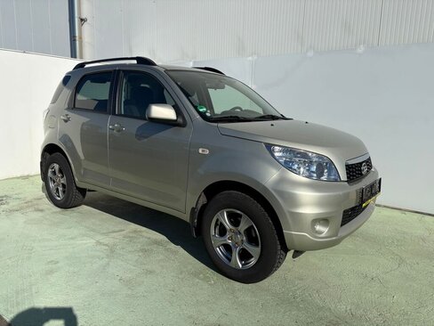 Daihatsu Terios SUV / Terénní 1,5 l 77 kw