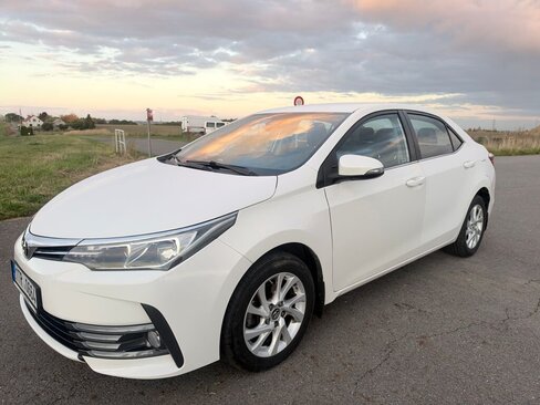 Toyota Corolla Sedan / Limuzína 1,6 l 97 kw