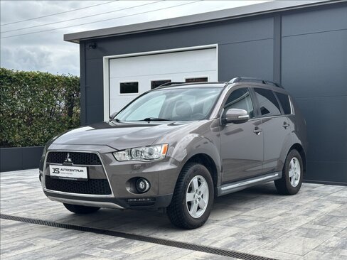Mitsubishi Outlander SUV / Terénní 2,3 l 130 kw