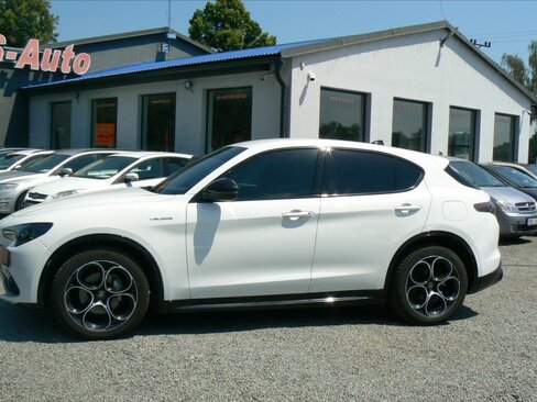 Alfa Romeo Stelvio SUV / Terénní 2,1 l 154 kw