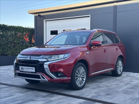 Mitsubishi Outlander SUV / Terénní 2,4 l 165 kw